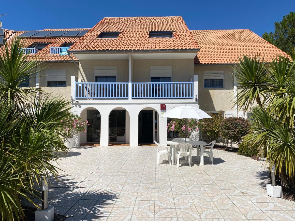 Les Vagues Hotel Restaurant Biscarrosse-Plage Exterior photo
