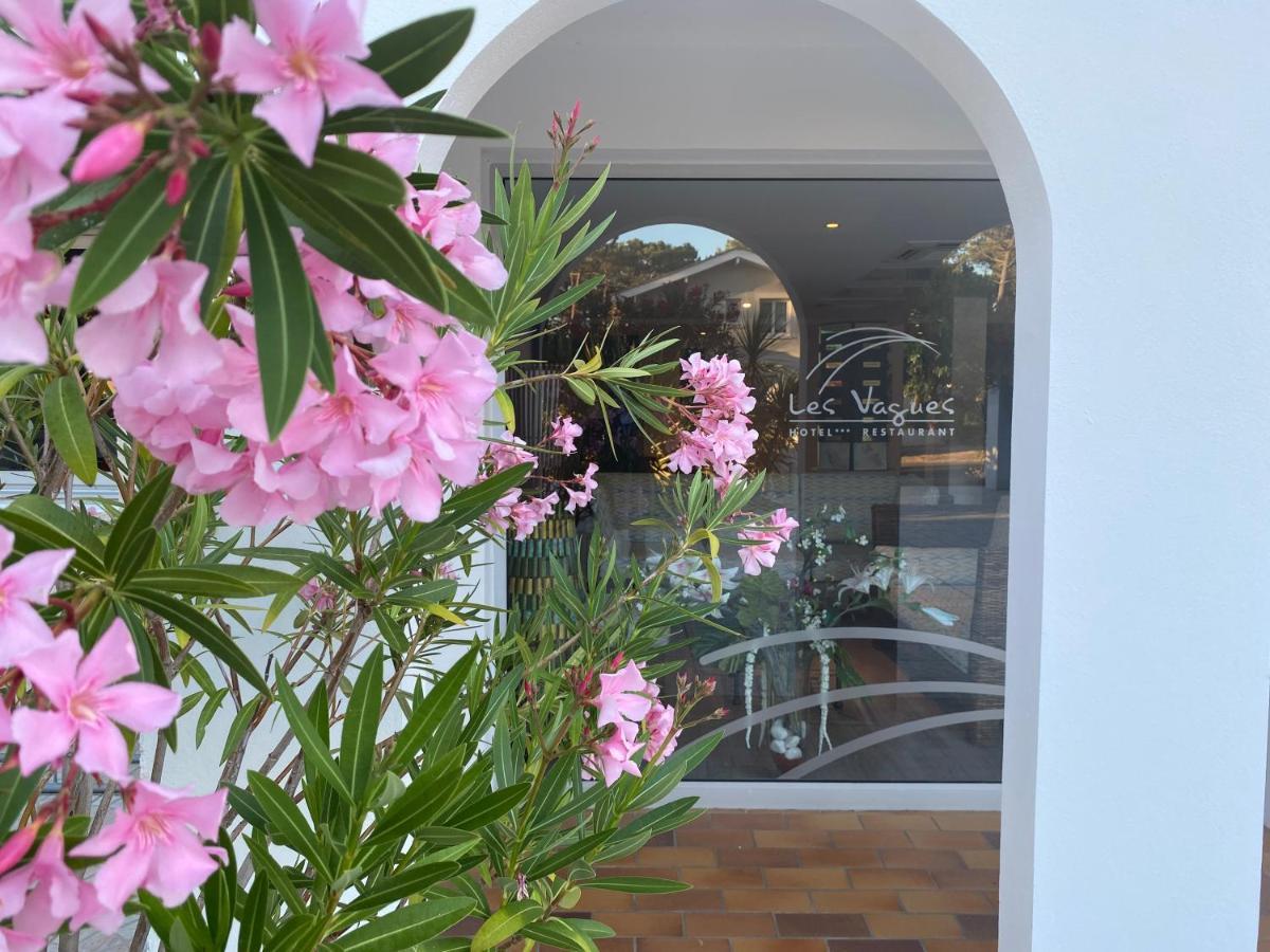 Les Vagues Hotel Restaurant Biscarrosse-Plage Exterior photo
