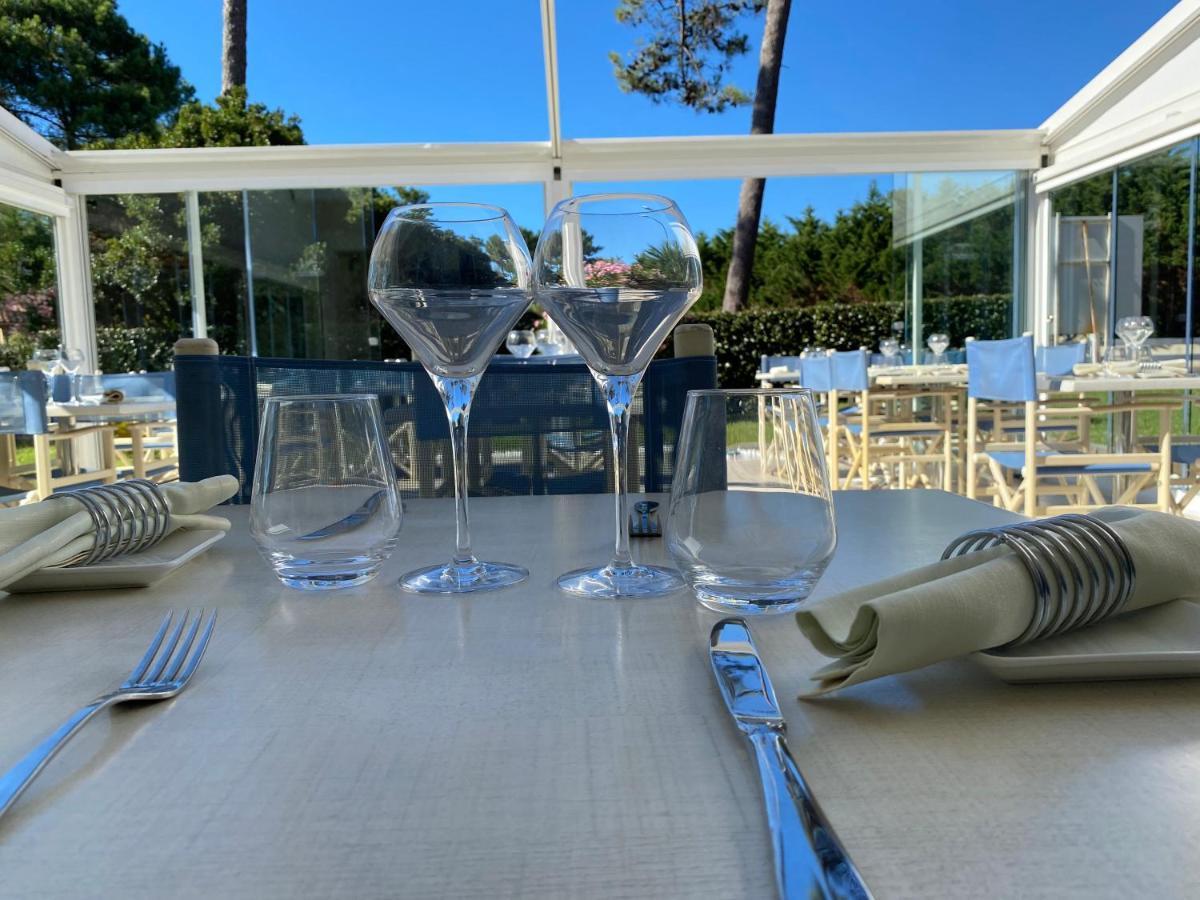Les Vagues Hotel Restaurant Biscarrosse-Plage Exterior photo