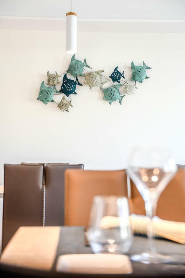 Les Vagues Hotel Restaurant Biscarrosse-Plage Exterior photo